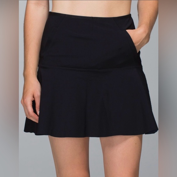 Lululemon Get it on skirt in Black - Picture 2 of 7